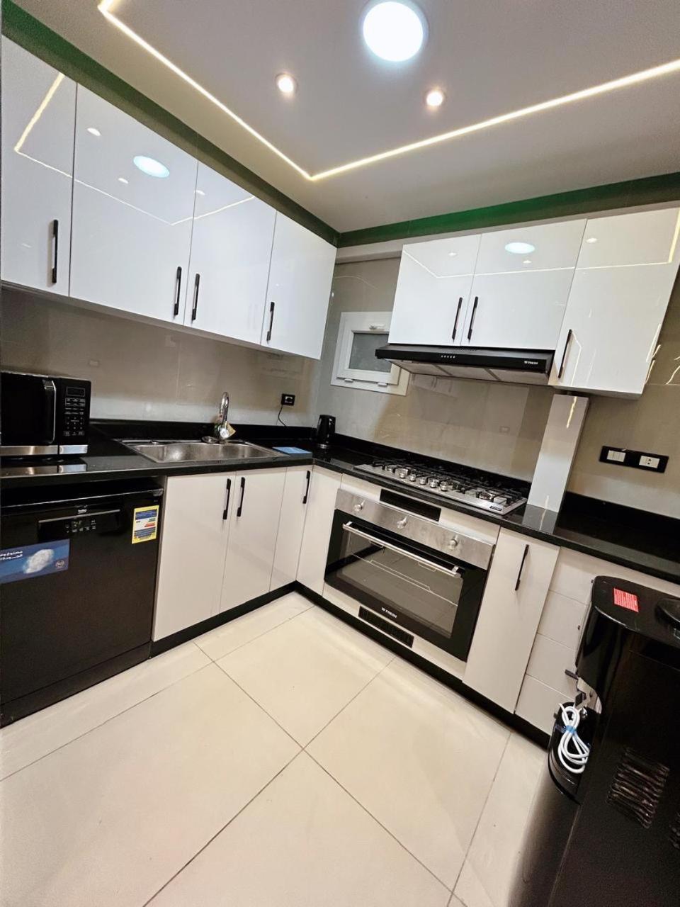 Two Bedrooms In Sheraton Apartment *